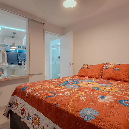 Beachfront Bliss - Luxury With Breathtaking Views Apartamento