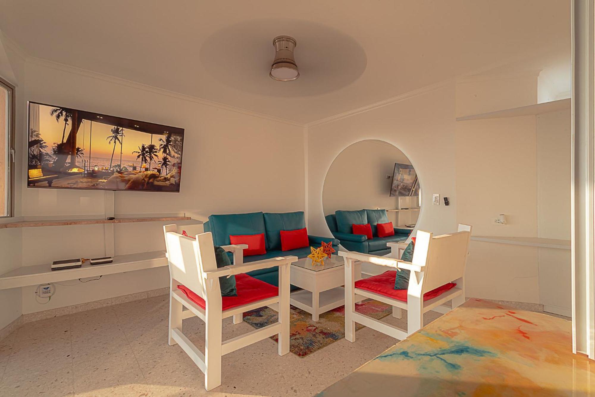 Beachfront Bliss - Luxury With Breathtaking Views