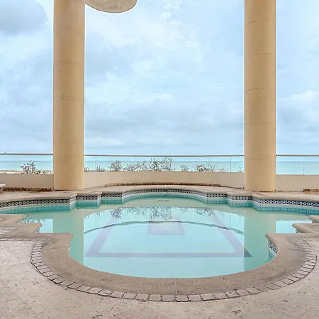 Beachfront Bliss - Luxury With Breathtaking Views *